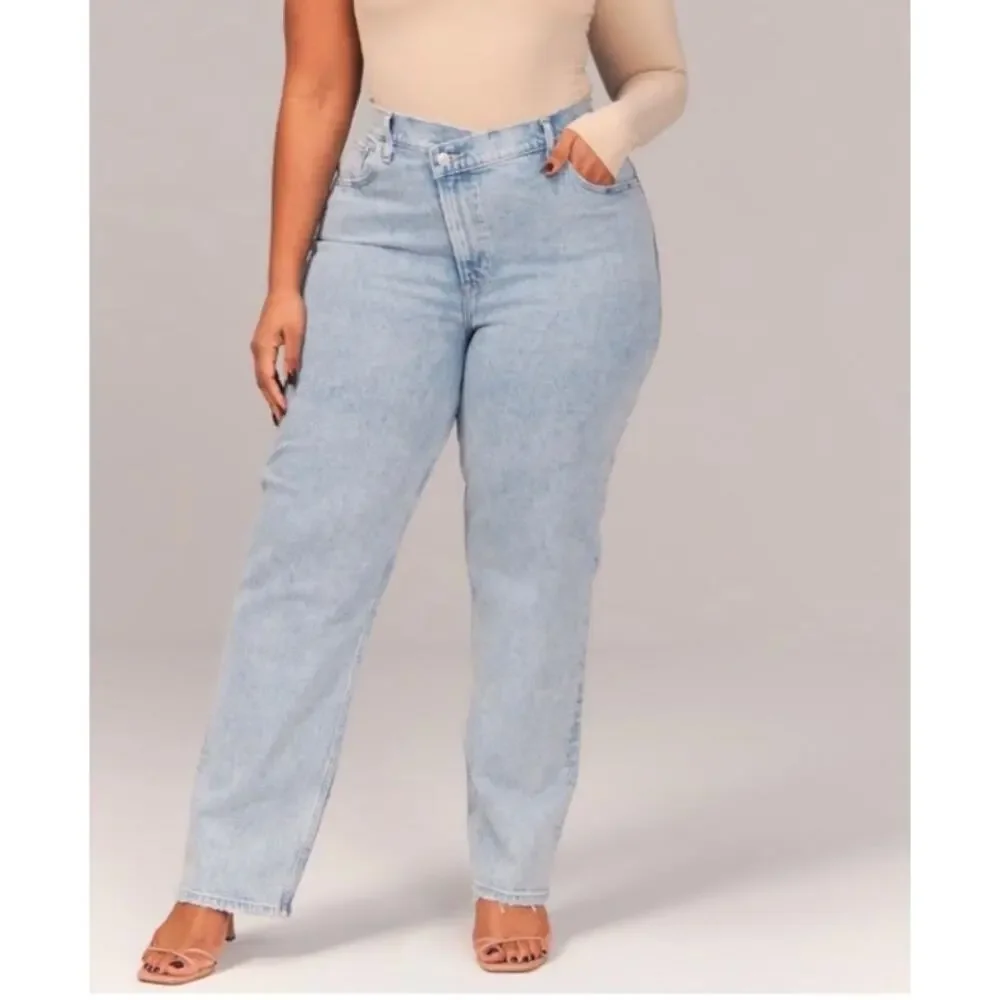 Abercrombie & Fitch Jeans‎ The 90s Straight Ultra High Rise Criss Cross Size 18